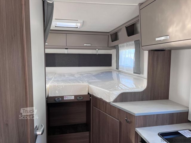 Autorulotă integrată CARADO I 338