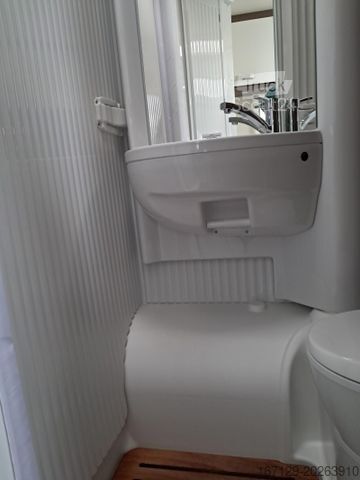 Teilintegriertes Wohnmobil CARADO V 337