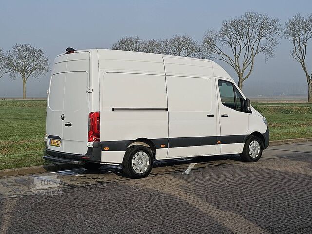 Kombi med högt tak MERCEDES-BENZ SPRINTER 317 L2H2 Automaat Mbux