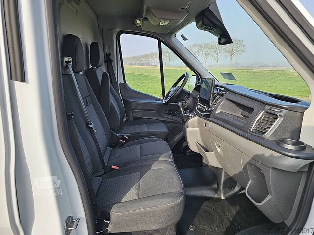 Kombi med högt tak FORD TRANSIT 2.0 L3H2 Navi Trekhaak