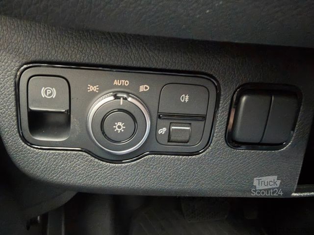 Furgone centinato MERCEDES-BENZ Sprinter 319 CDI 3665 DoKa AHK Klima LED