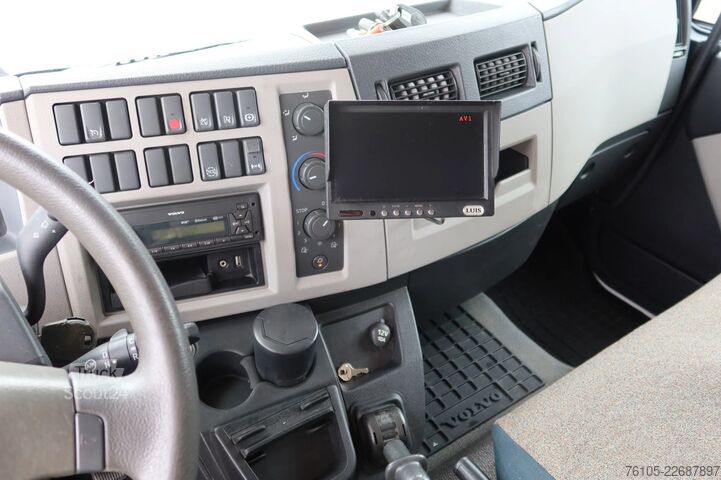  Volvo FL 240 Bakwagen + DHollandia 1500 kg
