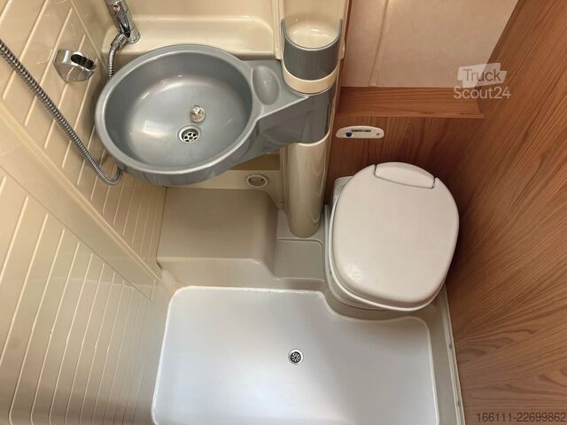 Autocaravana integral BÜRSTNER Aviano I640 G - Hub/Einzelbetten - 2 x Klima