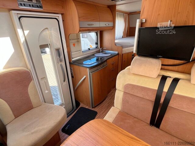 Autocaravana integral BÜRSTNER Aviano I640 G - Hub/Einzelbetten - 2 x Klima
