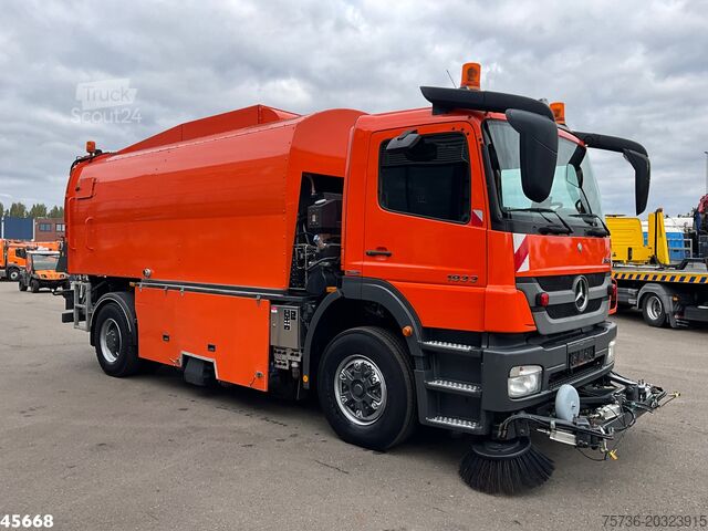 підмітальна машина Mercedes-Benz Axor 1833 4x4 Schörling SORF Schienenreinigungs...