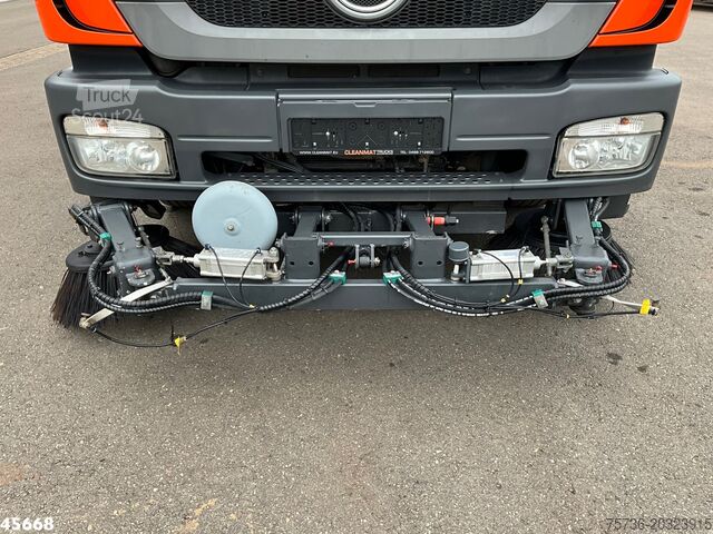 підмітальна машина Mercedes-Benz Axor 1833 4x4 Schörling SORF Schienenreinigungs...