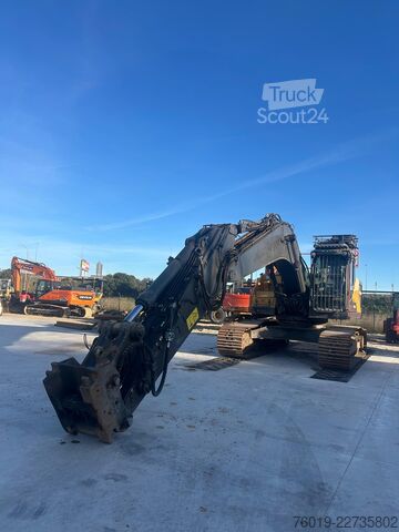 Pásové rýpadlo VOLVO EC300EL
