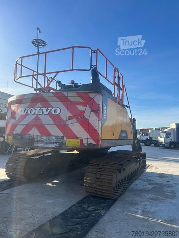 Pásové rýpadlo VOLVO EC300EL