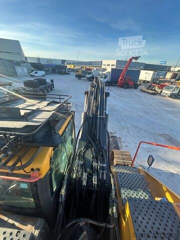 Pásové rýpadlo VOLVO EC300EL