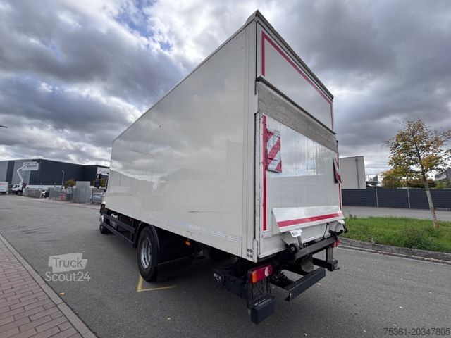 Vrachtwagen met bakwagen DAF LF 320 Sleeper Cab Koffer mit LBW Automatik AHK