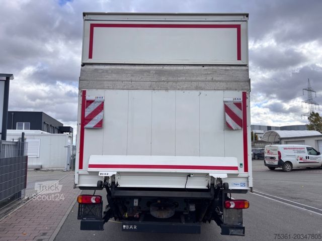 Vrachtwagen met bakwagen DAF LF 320 Sleeper Cab Koffer mit LBW Automatik AHK