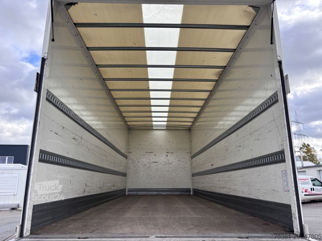 Vrachtwagen met bakwagen DAF LF 320 Sleeper Cab Koffer mit LBW Automatik AHK
