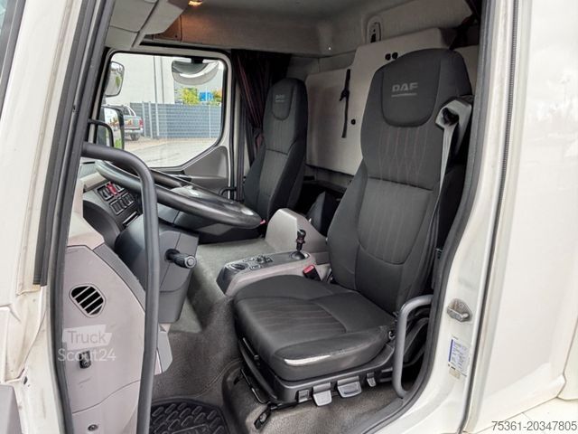 Vrachtwagen met bakwagen DAF LF 320 Sleeper Cab Koffer mit LBW Automatik AHK