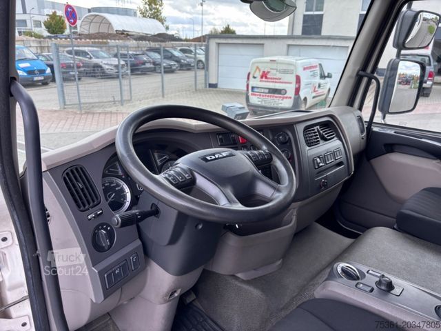Vrachtwagen met bakwagen DAF LF 320 Sleeper Cab Koffer mit LBW Automatik AHK