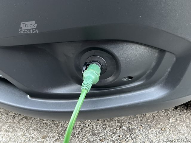 Koelwagen met geïsoleerde laadbak MERCEDES-BENZ Vito 114 CDI extralang Carrier Tempomat Klima