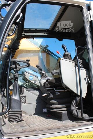 Pelle sur pneus LIEBHERR LH 26 M Umschlagbagger - Nr.: 644