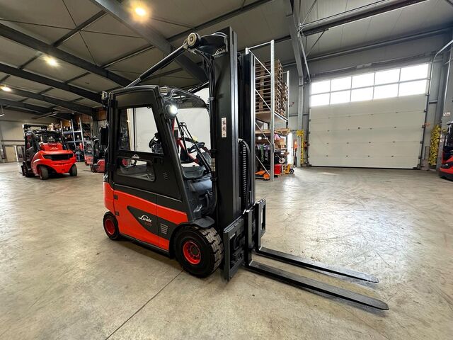 Priekinis krautuvas Linde E 25 [ID: 160]
