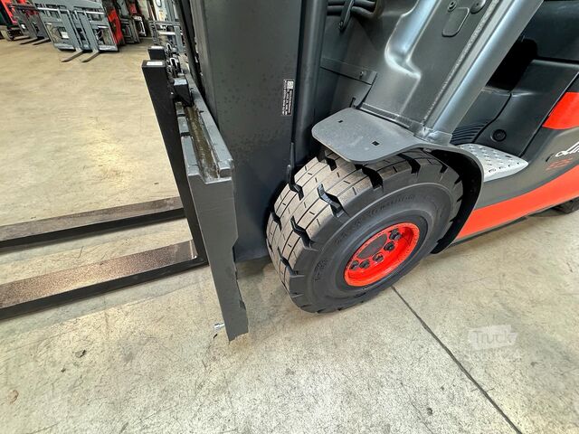 Priekinis krautuvas Linde E 25 [ID: 160]