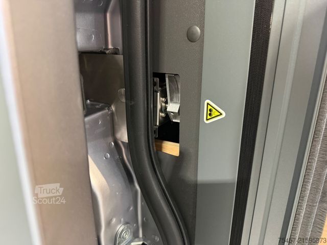 عربة تخييم ADRIA Twin 60Y 640 SLB