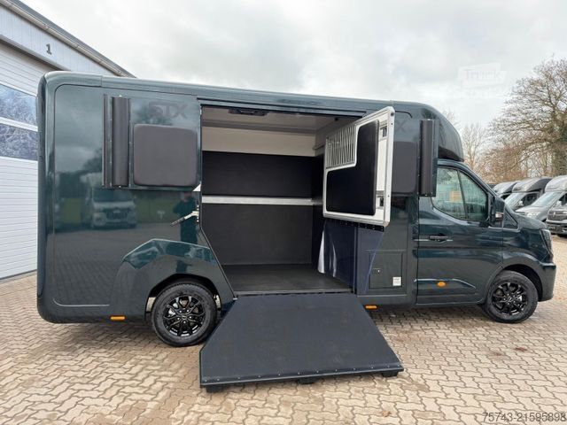 Viehtransporter RENAULT Master STX 5 Sitzer Haras ex. Lang Automatik
