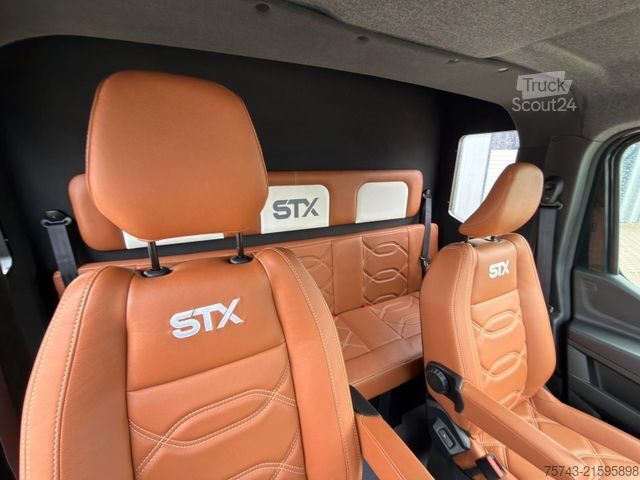 Viehtransporter RENAULT Master STX 5 Sitzer Haras ex. Lang Automatik