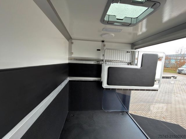 Livestock transporter MERCEDES-BENZ STX Sprinter  GG 4,100KG  Haras Hengste