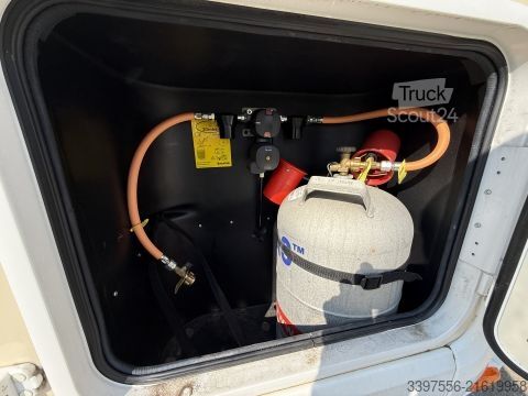 Alcove camper Ahorn Camp Canada AE