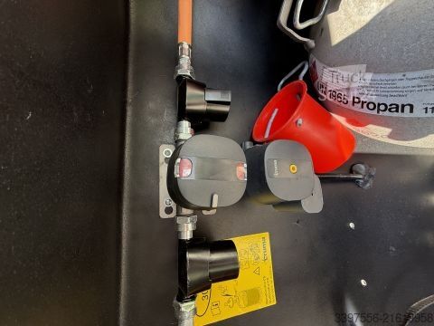 Alcove camper Ahorn Camp Canada AE