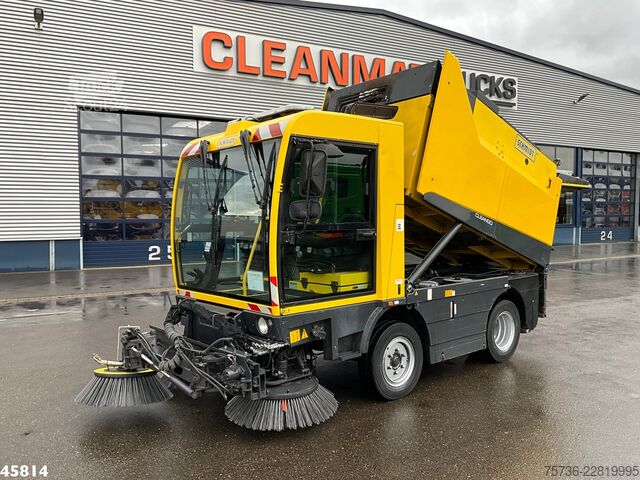 Kehrmaschine SCHMIDT Cleango 500 with 3-rd brush