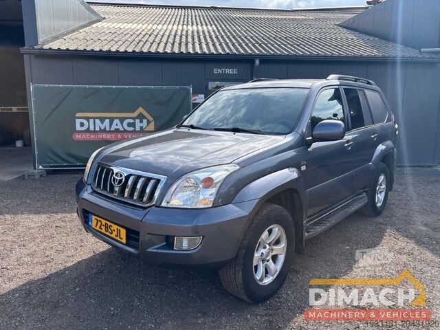 Φορτηγό κουτί Toyota LAND CRUISER 3.0 D-4D 5-DRS VX ATM SRW 3.0L, 5 ...