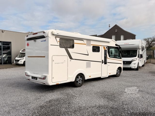 Integrated camper EURAMOBIL Integra Line I 655 EB *Einzelbetten-Hubbett*