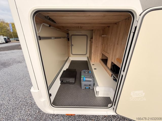 Integrated camper EURAMOBIL Integra Line I 655 EB *Einzelbetten-Hubbett*