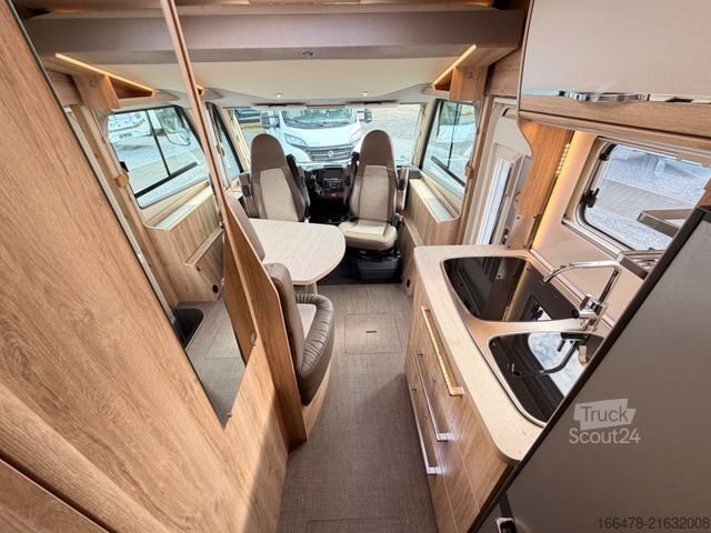 Integrated camper EURAMOBIL Integra Line I 655 EB *Einzelbetten-Hubbett*