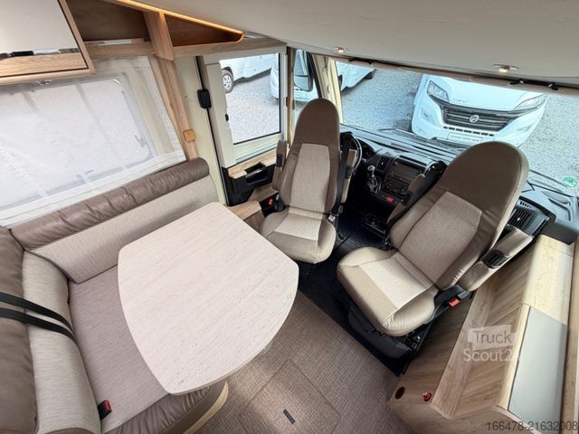 Integrated camper EURAMOBIL Integra Line I 655 EB *Einzelbetten-Hubbett*