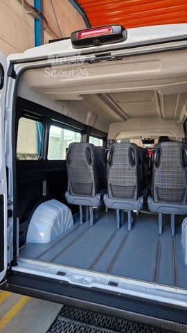 Microbuz Opel Movano Mobility Airline Boden Rolli