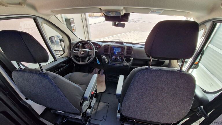 Microbuz Opel Movano Mobility Airline Boden Rolli