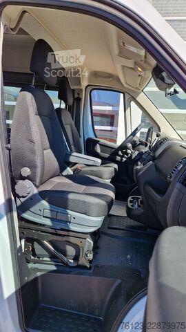 Microbuz Opel Movano Mobility Airline Boden Rolli