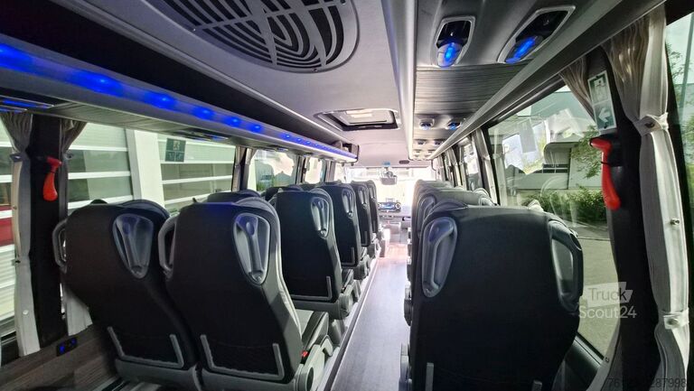 Minibus MERCEDES-BENZ 519 Sunset S 4 Ferqui Lagerfahrzeug Stock