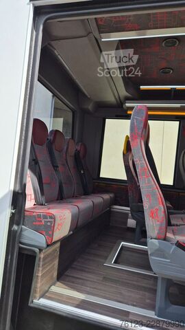 Minibus MERCEDES-BENZ 30 Sitzer Schul- Transferbus 519 Lagerfahrzeug