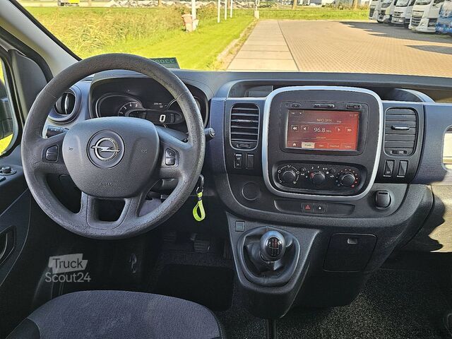 Korkeakattoinen farmari OPEL VIVARO