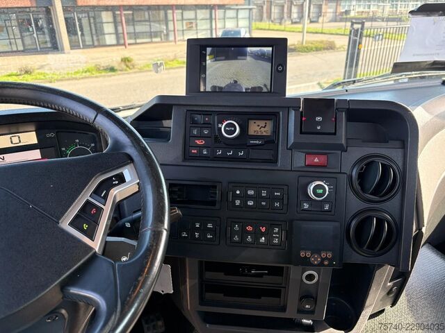 Kranwagen Renault C440 + HMF 2320 K3-- 3X EXT. + REMOTE + HAAKARM...