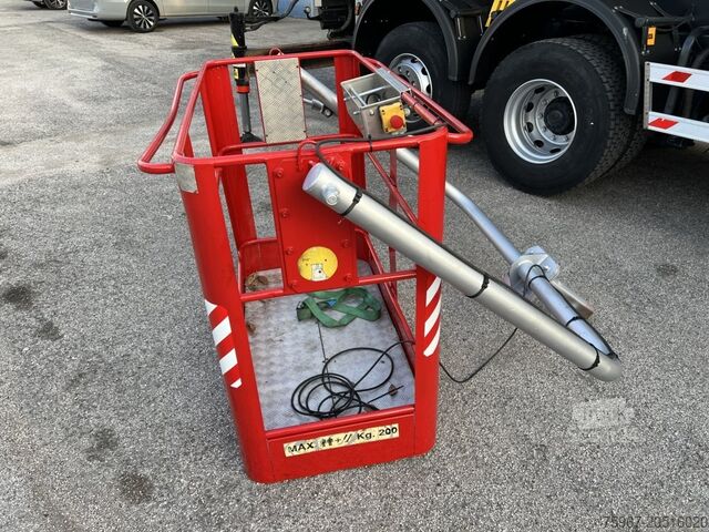 Dreiseitenkipper mit Kran Iveco Stralis 420