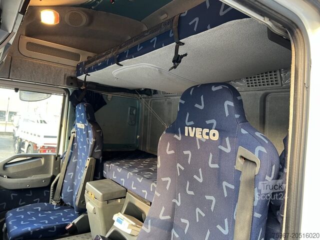 тристоронній самоскид з краном Iveco Stralis 420