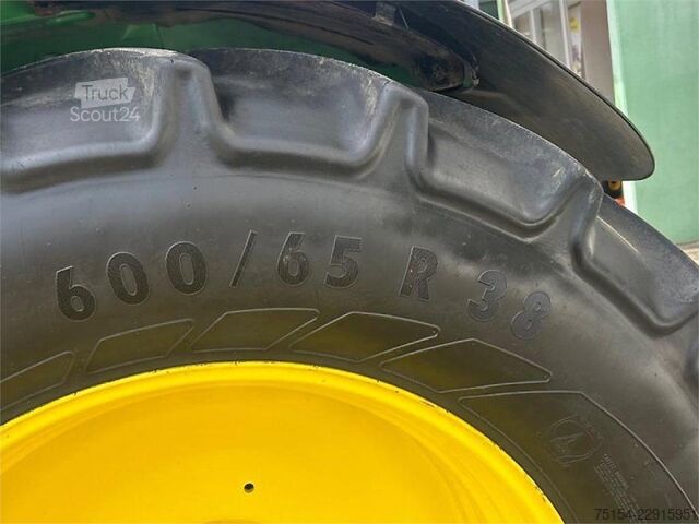 Traktör John Deere 6100MC