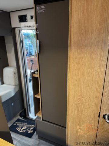 Pusiau integruotas kemperis LMC Tourer Lift H 660 G GFK RFK LED AGM Ladebooster