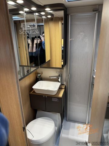 Caravana semiintegrada LMC Tourer Lift H 660 G GFK RFK LED AGM Ladebooster