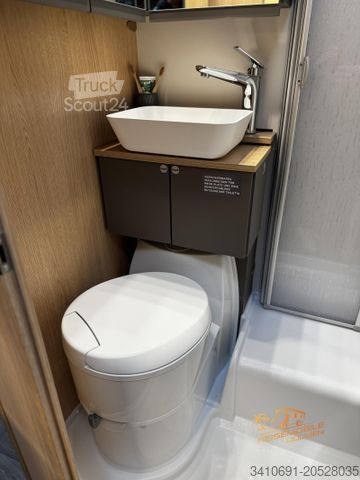 Caravana semiintegrada LMC Tourer Lift H 660 G GFK RFK LED AGM Ladebooster