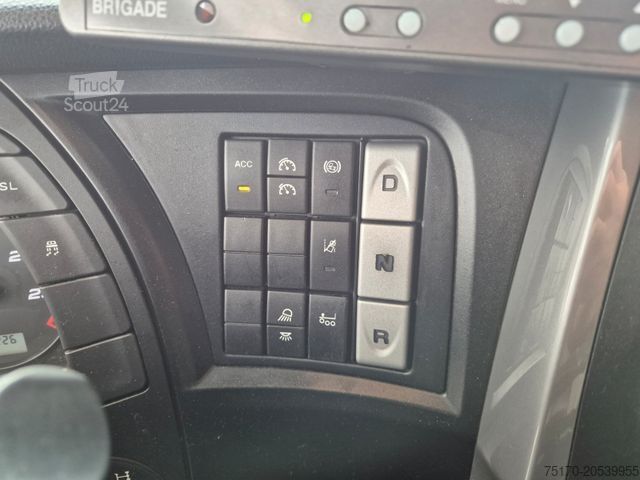 Standardowy ciągnik siodłowy IVECO Stralis 460NP LNG 4x2 3 Stück