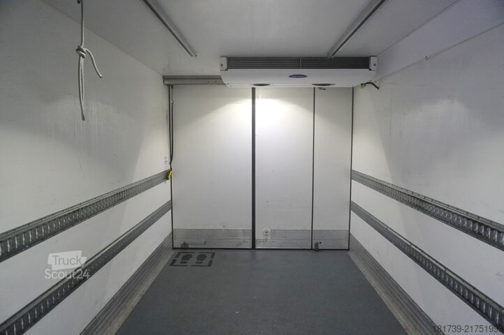 Kaksoislämpötila-kylmälaite Renault D210 12T / Bitemperature Refrigerator