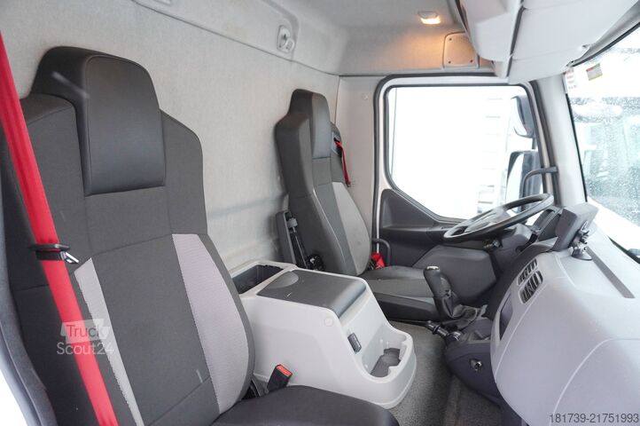 Kaksoislämpötila-kylmälaite Renault D210 12T / Bitemperature Refrigerator